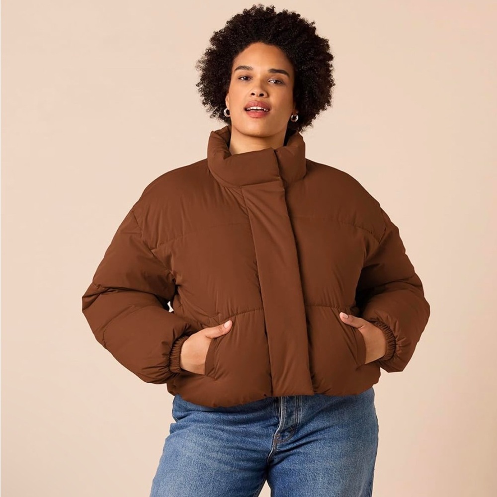Amazon Essentials Women's Cropped Full-Zip Puffer Jacket Quilted, Deep Brown, 4X